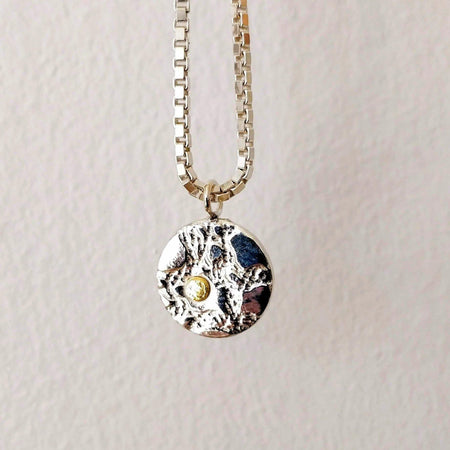 Medaljon med guldnitte - VITA•VITA